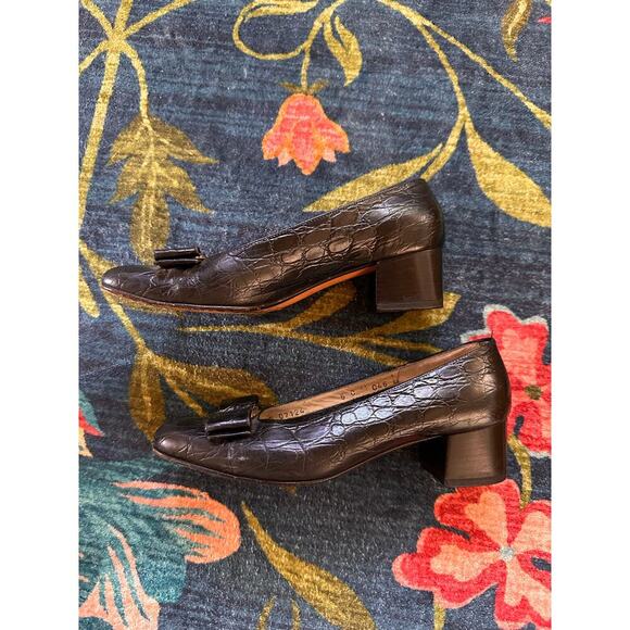 Salvatore Ferragamo Leather Vara Bow Heels Size 5 - Picture 2 of 9